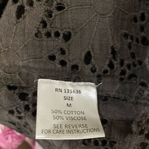 #512 LOVE SAM Oversized Eyelet Crop Top - Picture 3 of 6